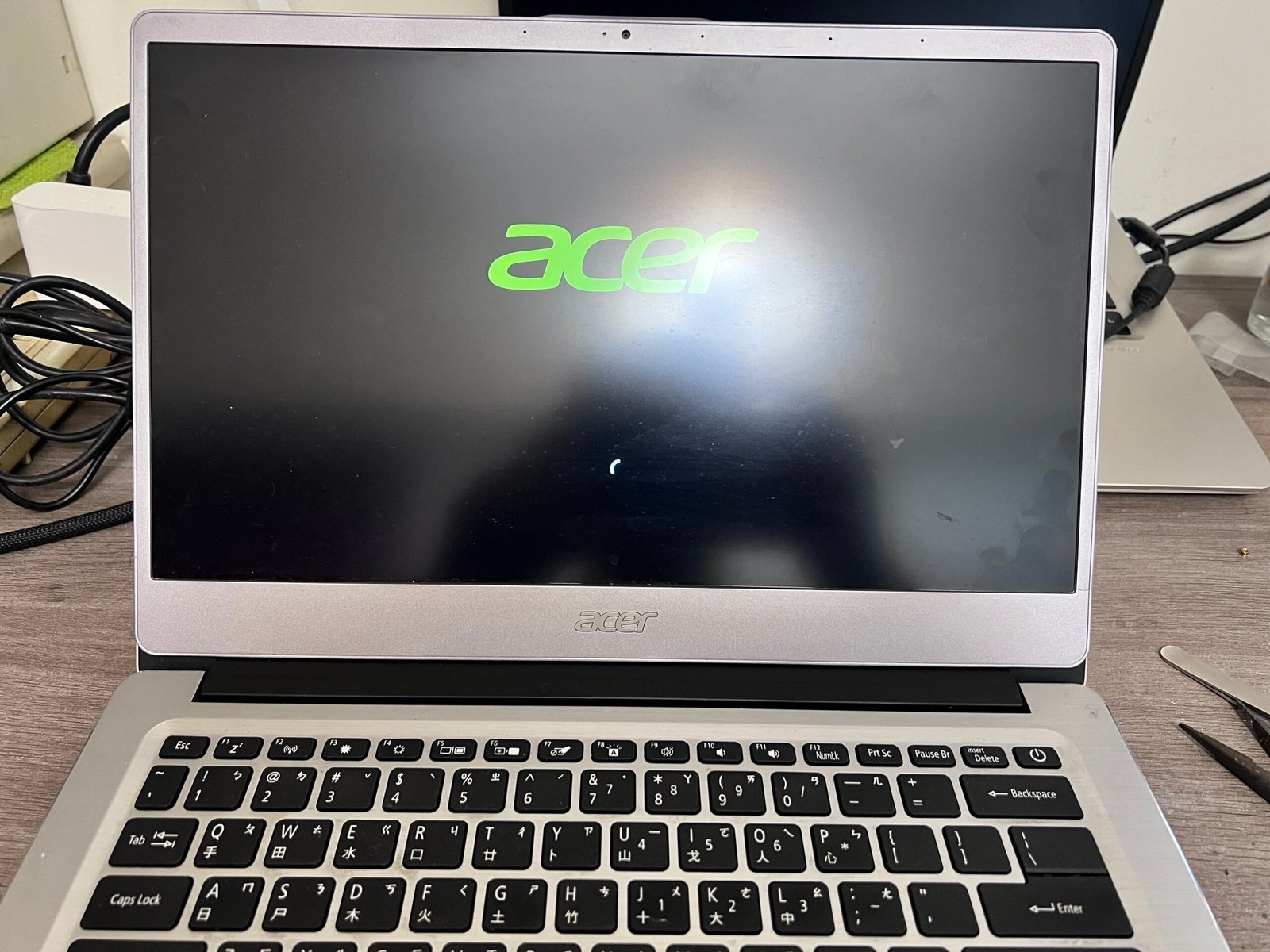 【桃園筆電維修】Acer Swift 5 A殼轉軸損壞維修實例分享