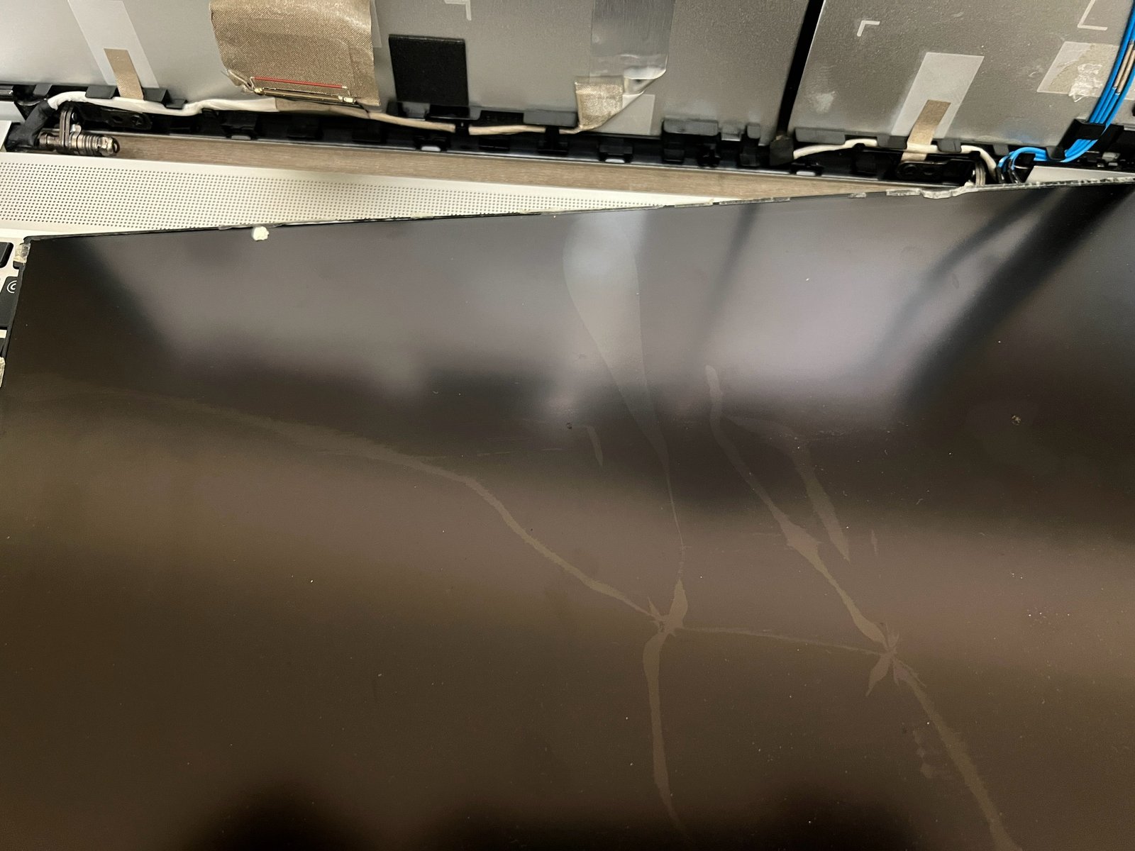 【桃園筆電維修】HP HSN-Q33C-5 螢幕破裂維修實例分享